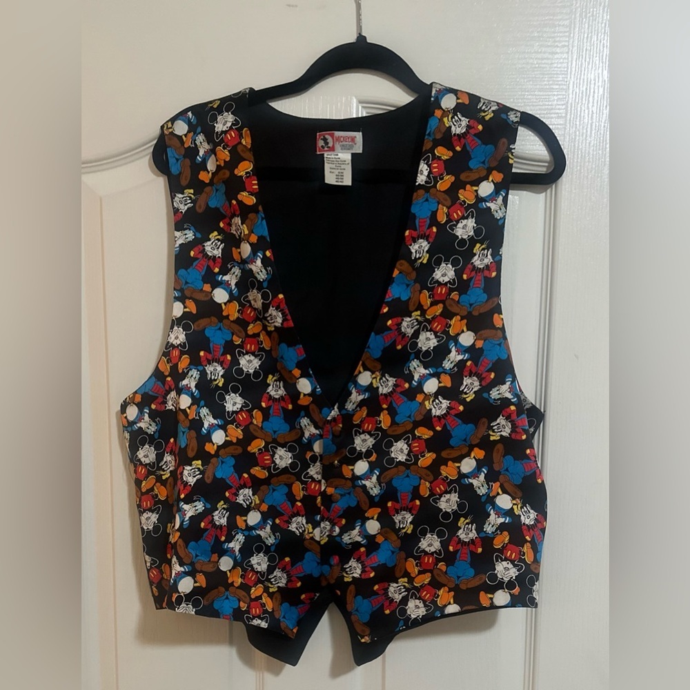 Vintage Men’s Mickey INC 100% Silk Vest Mickey‎ Goofy Donald. Size S/M.